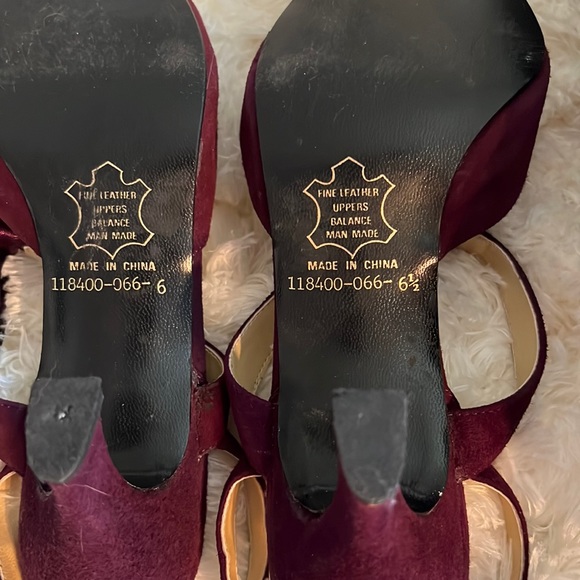 Victoria’s Secret-Purple Sexy Kitten Heels w Satin Bow in 6 - Picture 4 of 8